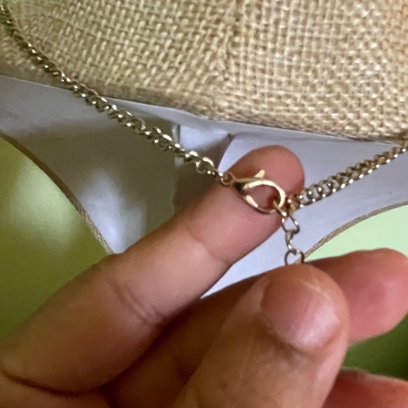 Elegant cranberry Beaded Necklace - Picture 6 of 6